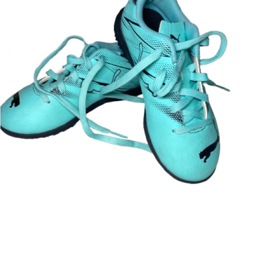 ♥️ Puma Soccer Shoes Kids Size 12 (5/6 years)